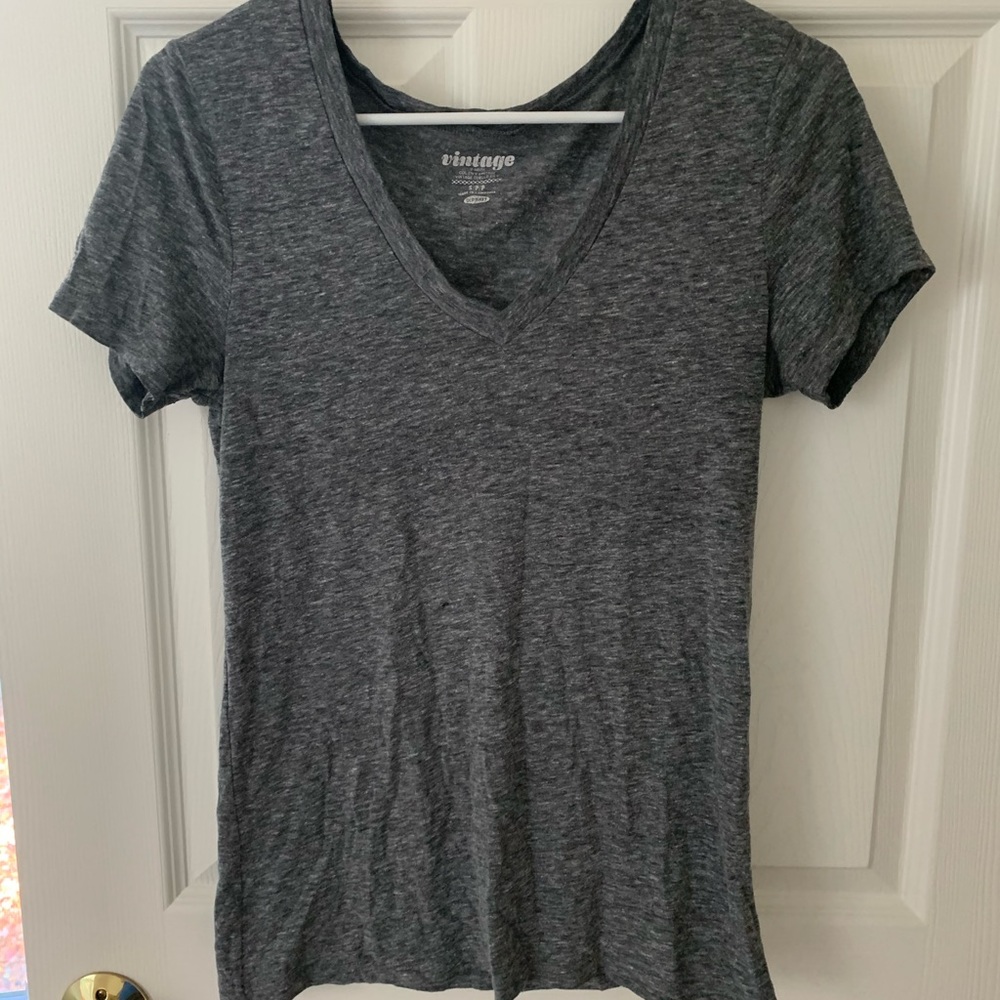 Grey V-Neck Old Navy T-shirt